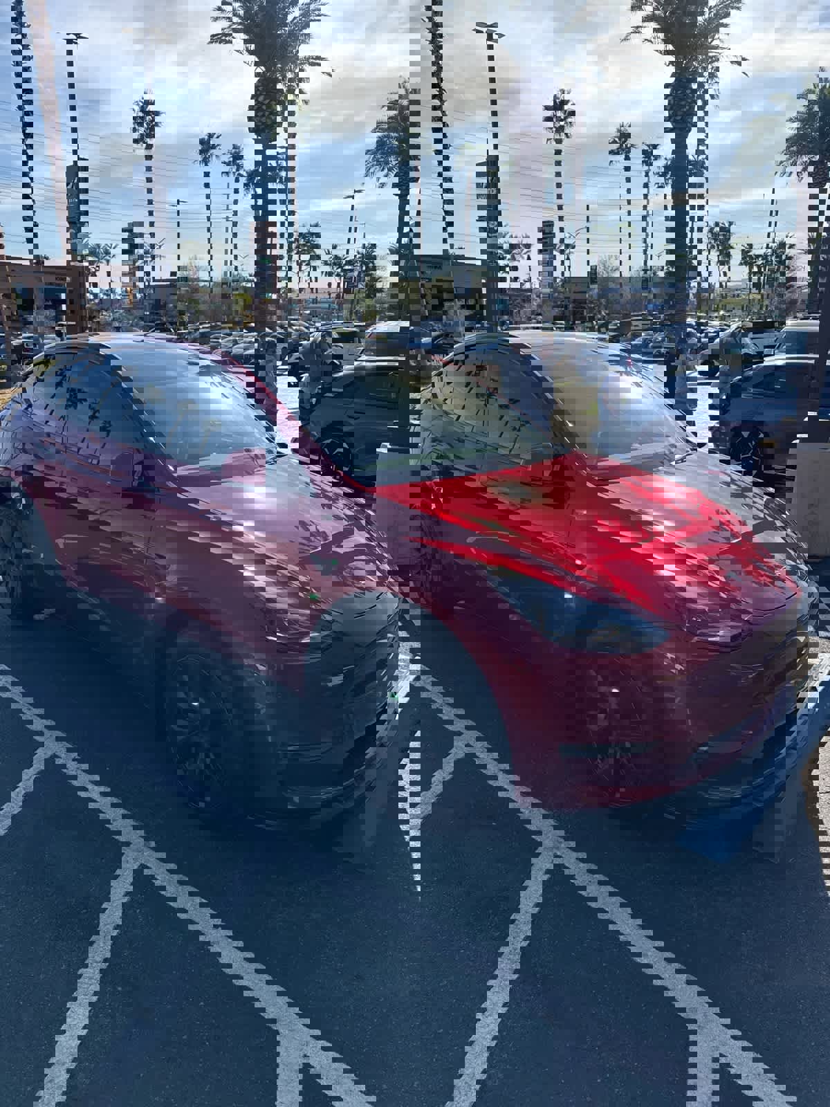 Used 2024 Tesla Model Y Long Range image 3