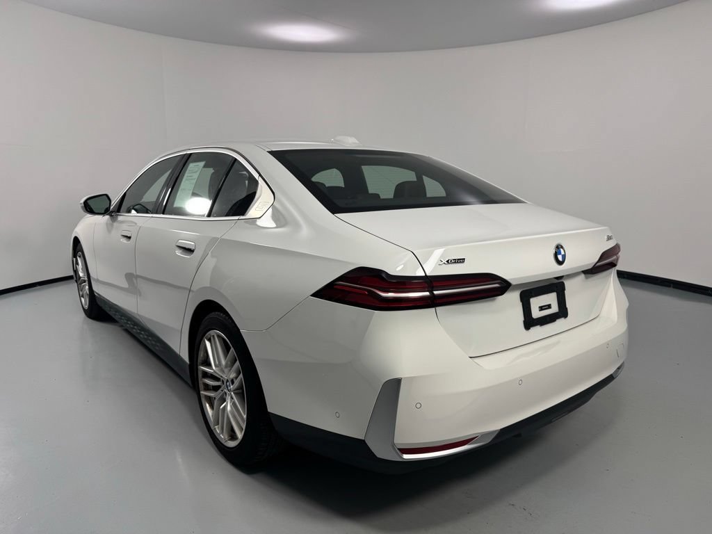 Certified 2024 BMW 530i xDrive w/ Convenience Package AWD/4WD image 6