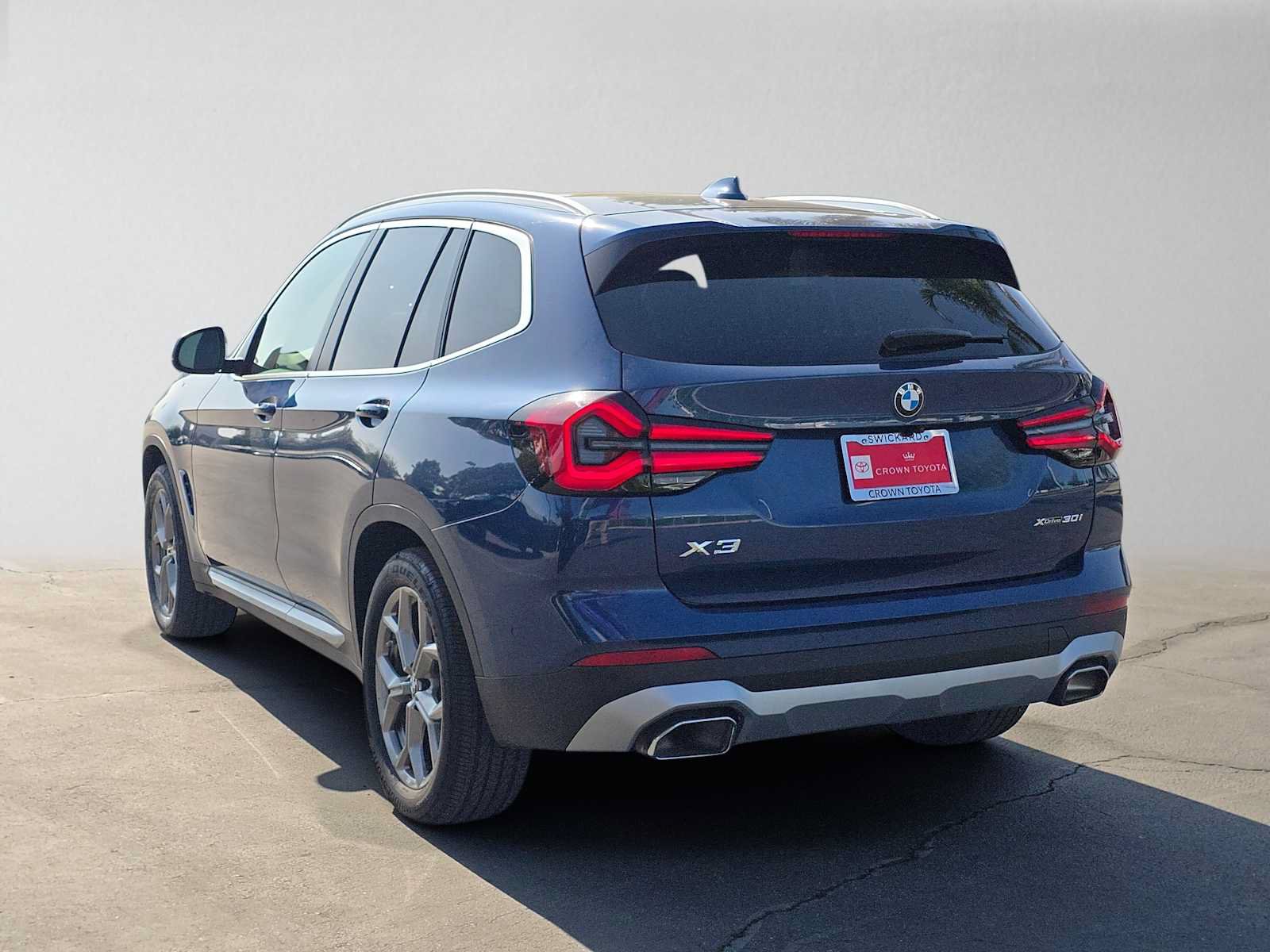 Used 2024 BMW X3 xDrive30i w/ Premium Package AWD/4WD image 5