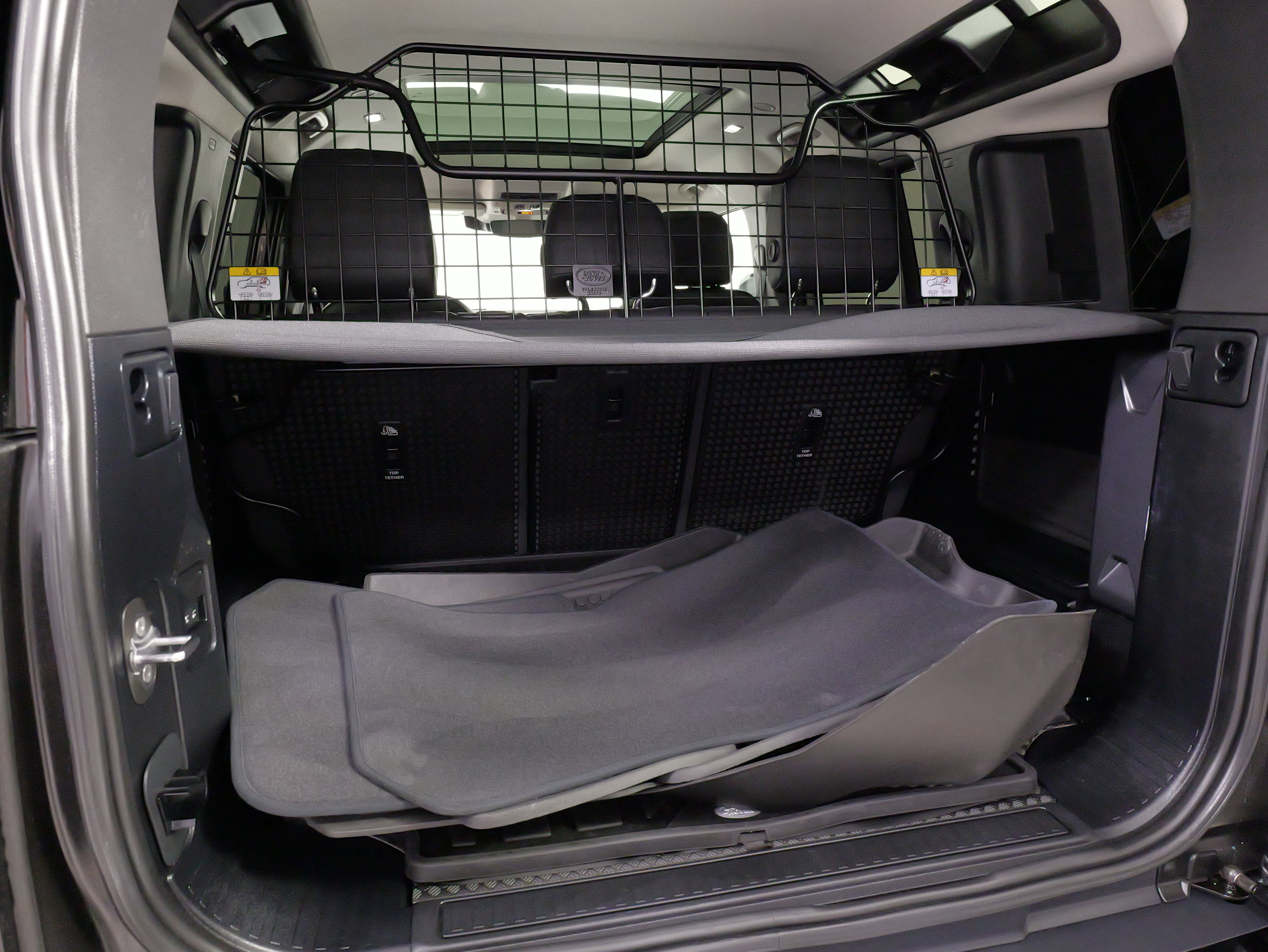 Used 2024 Land Rover Defender 110 S image 62