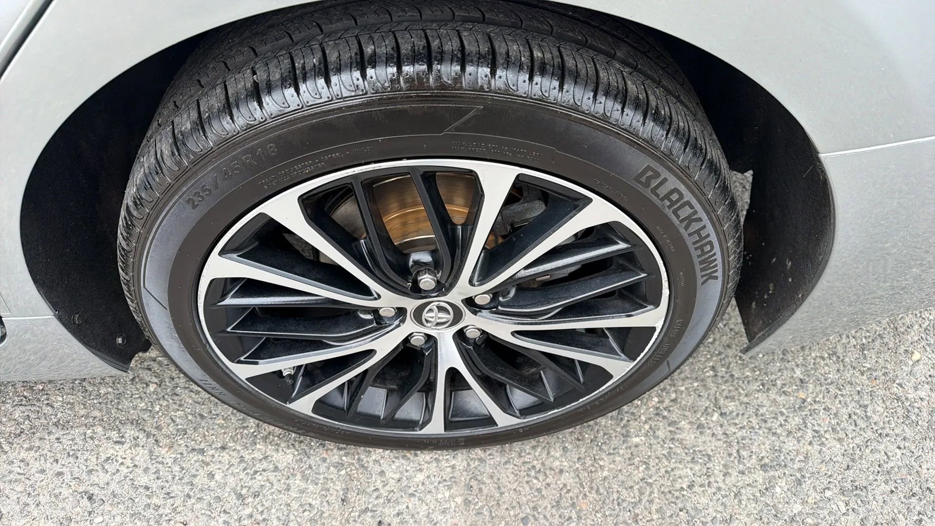 Used 2019 Toyota Camry SE FWD image 9