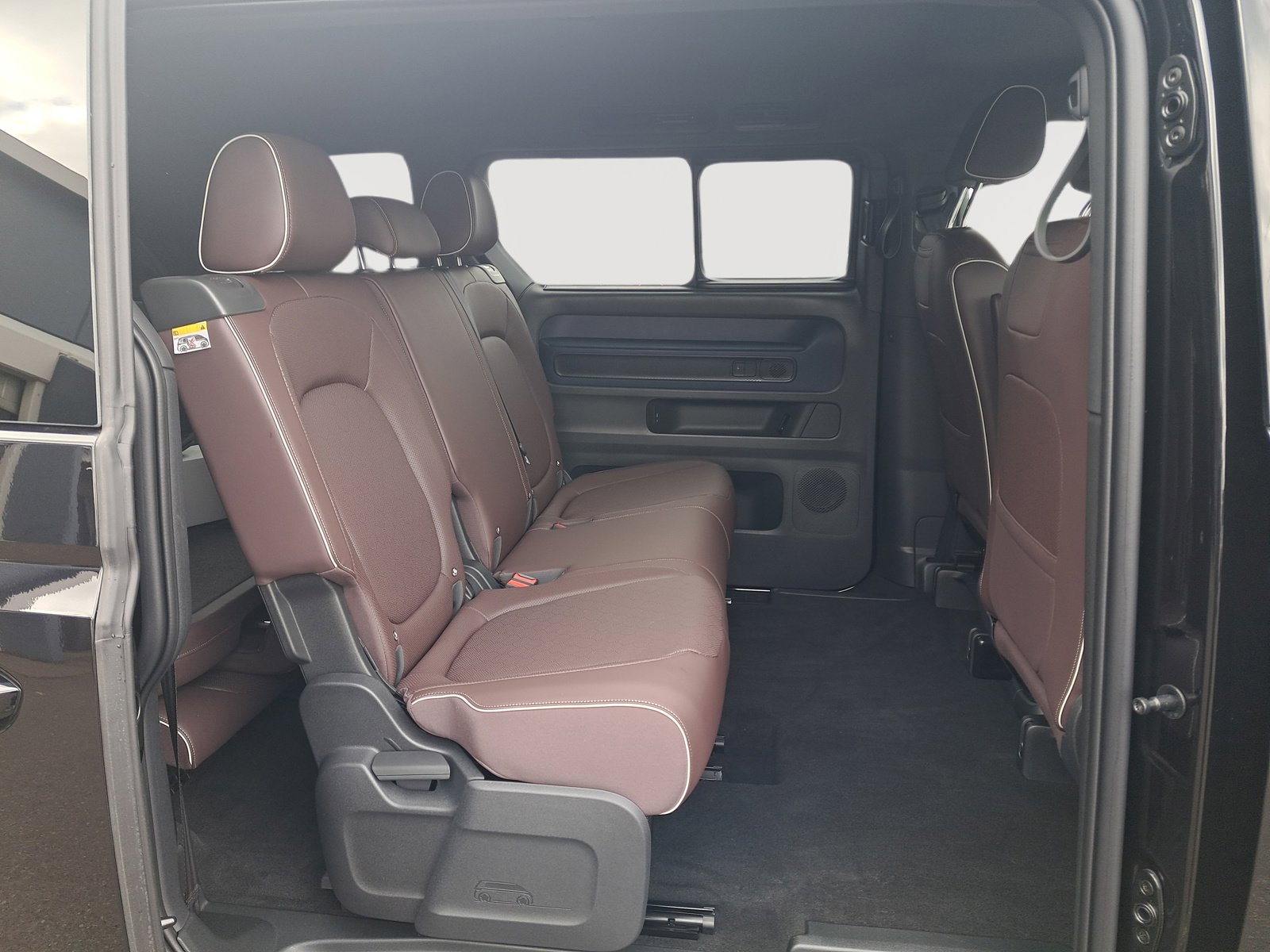 New 2025 Volkswagen ID. Buzz Pro S image 15