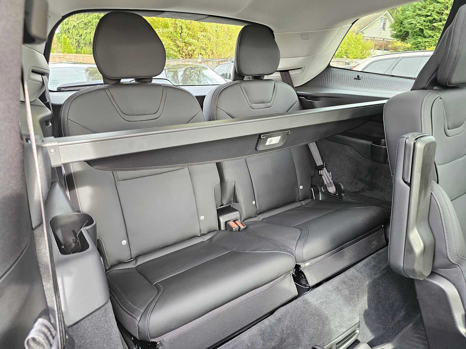 New 2025 Volvo EX90 Plus w/ Protection Package Premier AWD/4WD image 13