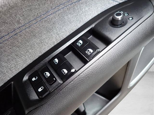 Used 2024 Jeep Compass Latitude AWD/4WD image 13