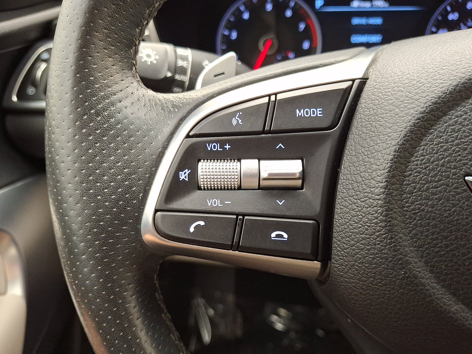 Used 2019 Genesis G70 2.0T Advanced RWD image 9