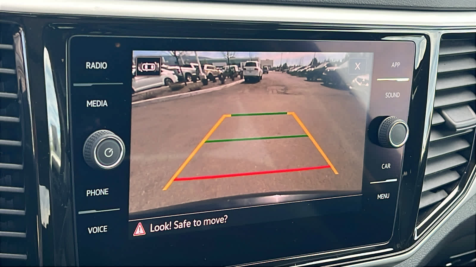 Used 2022 Volkswagen Atlas SE image 16