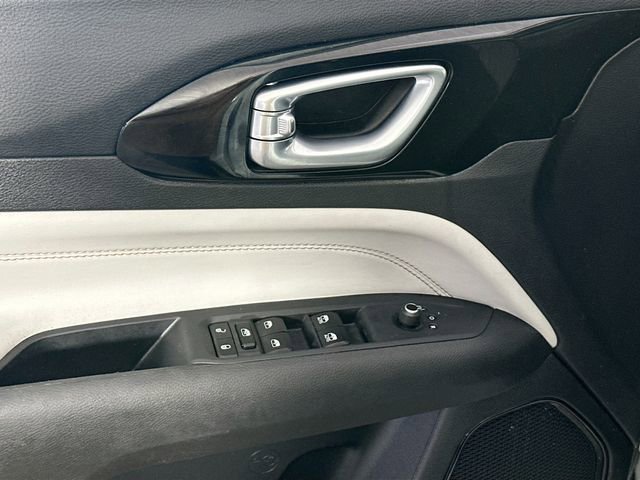 Used 2025 Jeep Compass Limited w/ Sun & Sound Group image 24