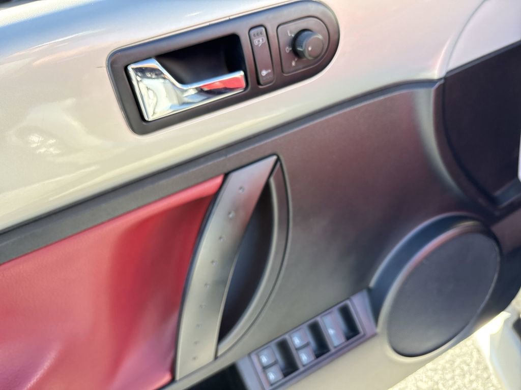 Used 2009 Volkswagen Beetle Blush image 20