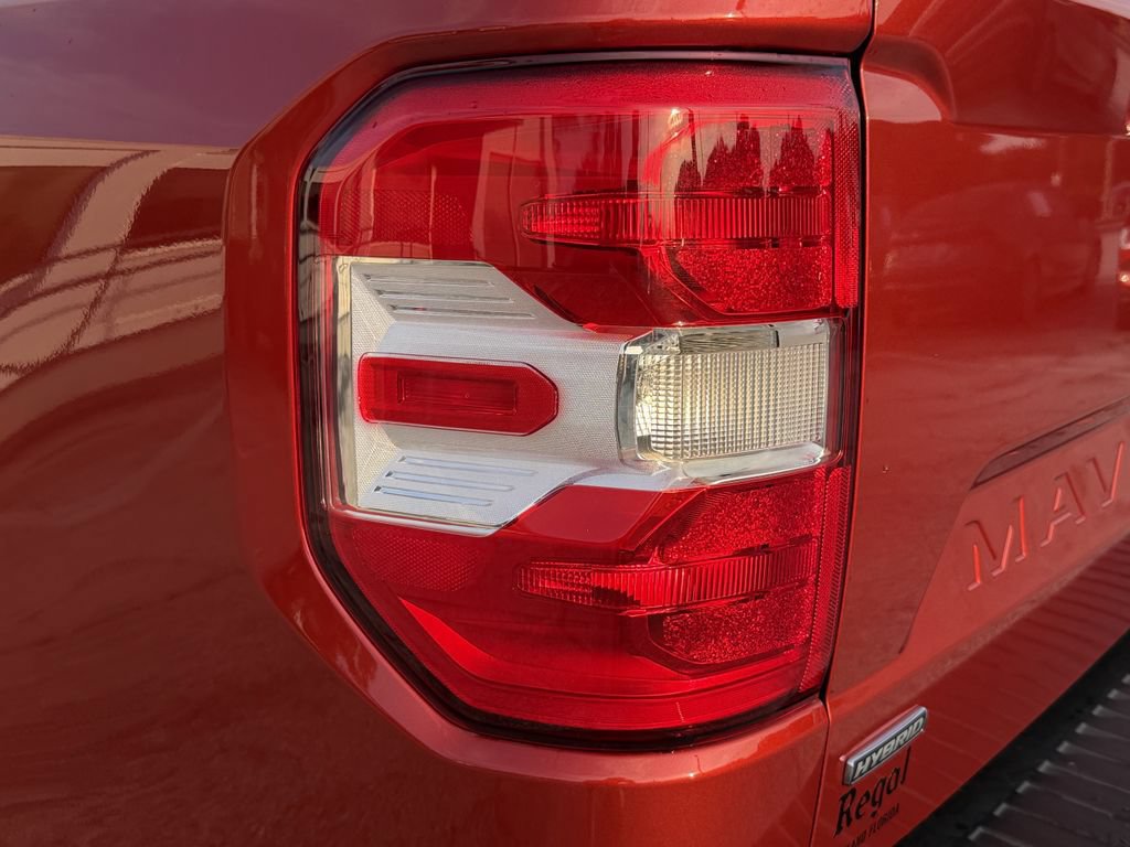 Used 2024 Ford Maverick Lariat FWD image 11