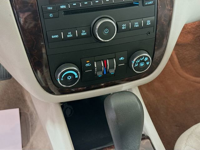 Used 2015 Chevrolet Impala LT w/ LT Sunroof Package FWD image 16