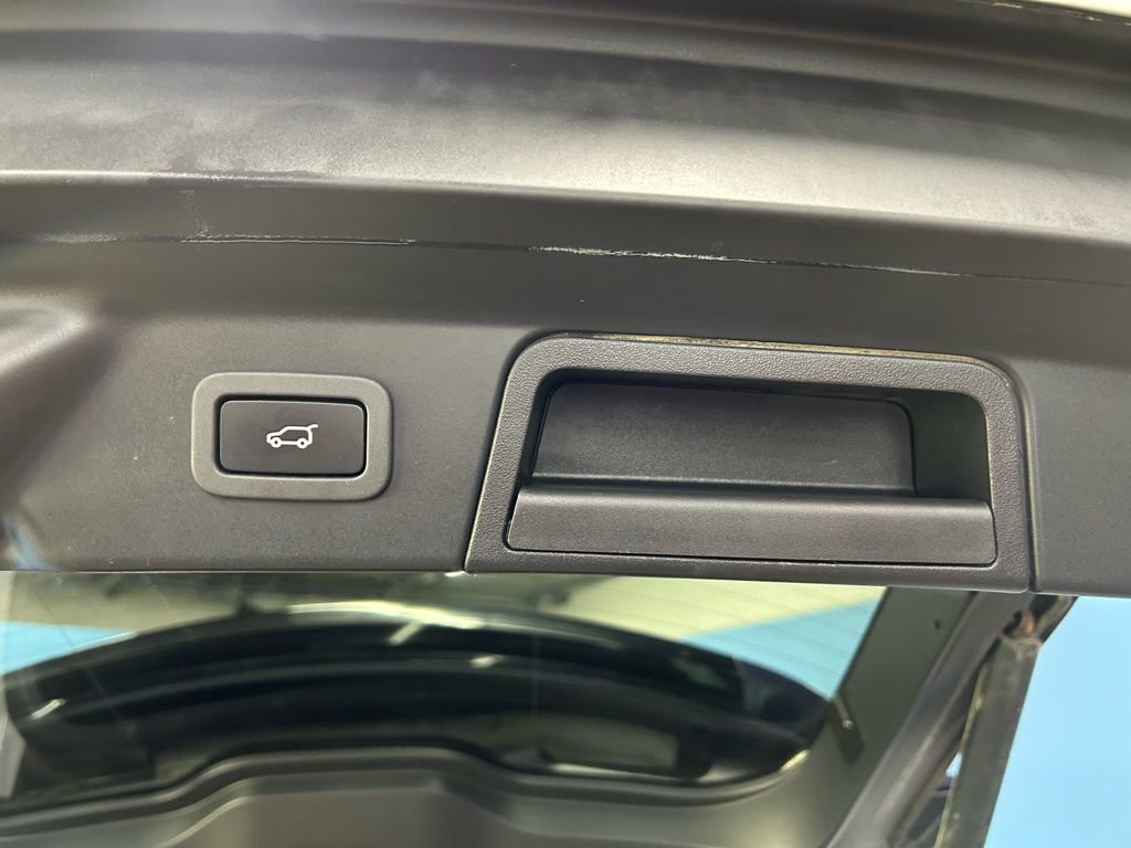 Used 2018 Land Rover Range Rover Velar R-Dynamic HSE image 42