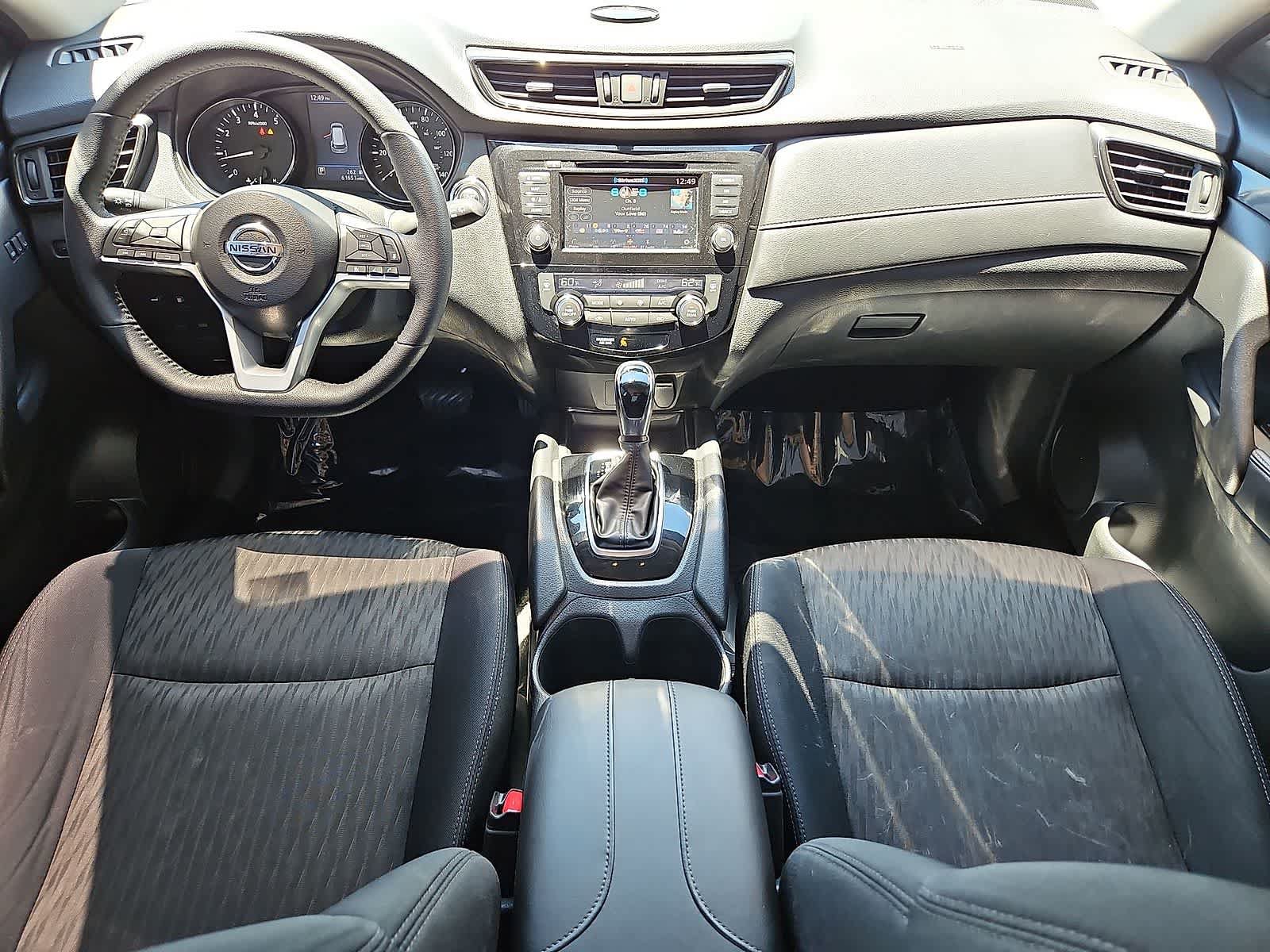 Used 2018 Nissan Rogue SV w/ Premium Package FWD image 11