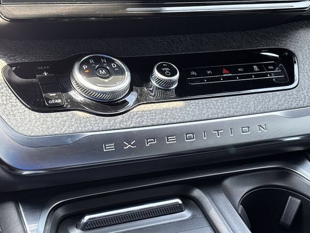 Used 2026 Ford Expedition Tremor AWD/4WD image 18