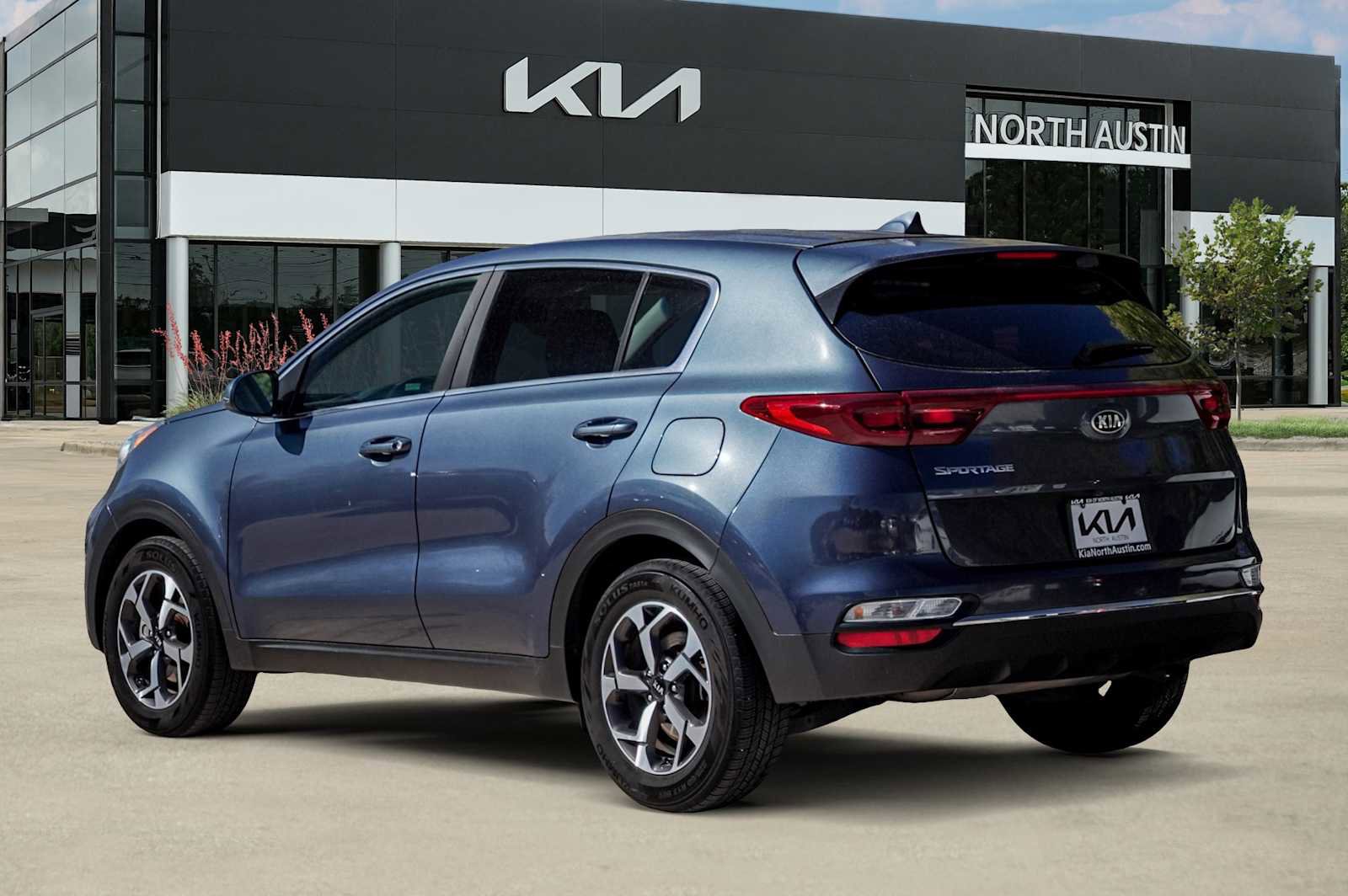 Used 2022 Kia Sportage LX image 4