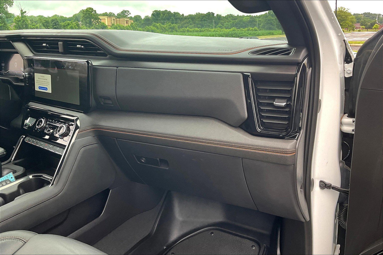 Used 2024 GMC Sierra 1500 AT4 w/ Technology Package image 15