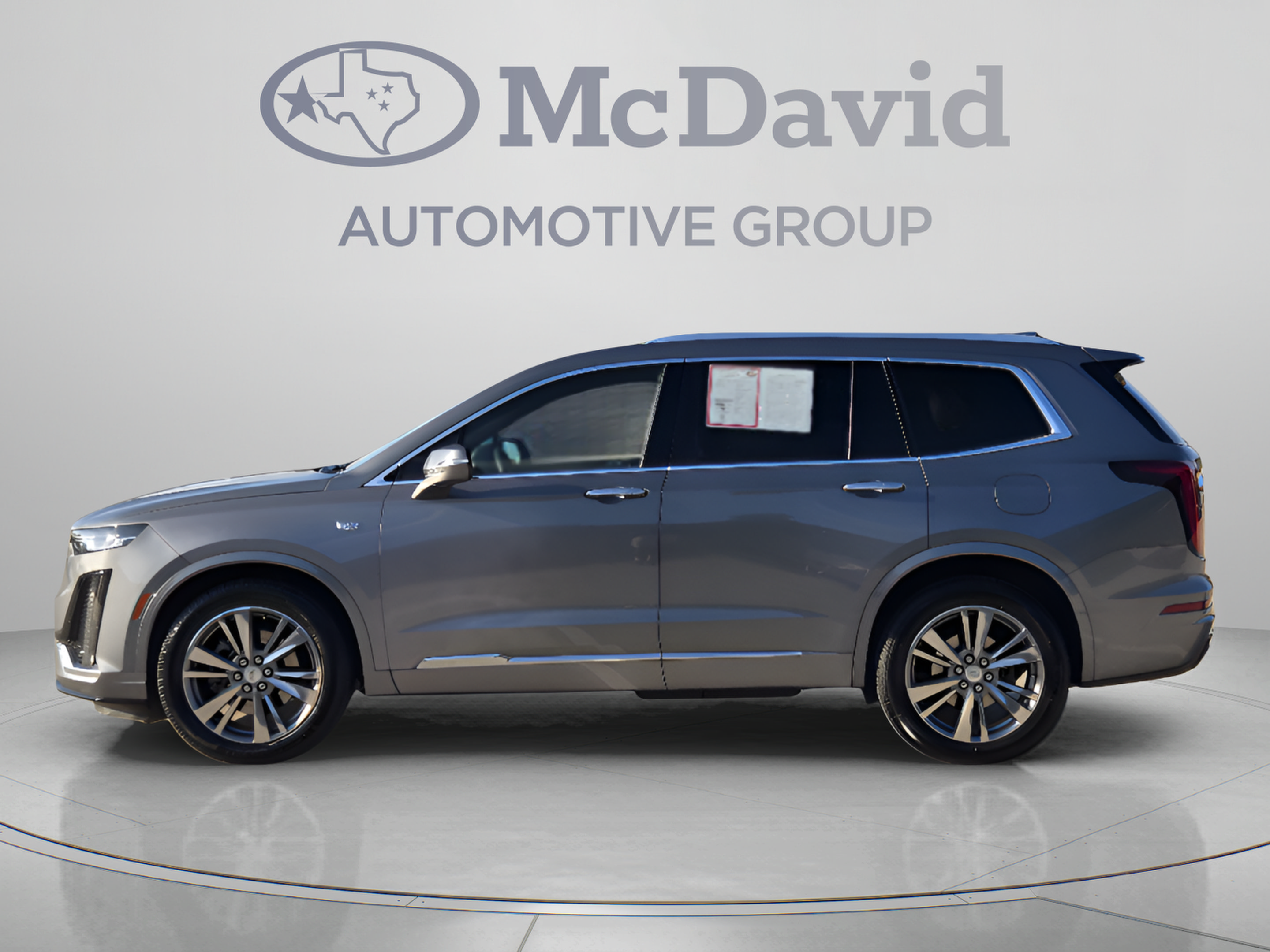 Used 2022 Cadillac XT6 Premium Luxury FWD image 2