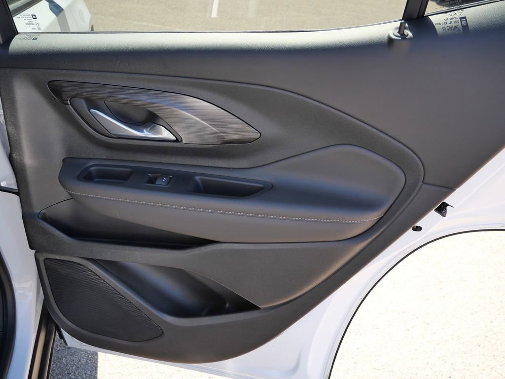 Used 2023 GMC Terrain SLT w/ Tech Package image 21