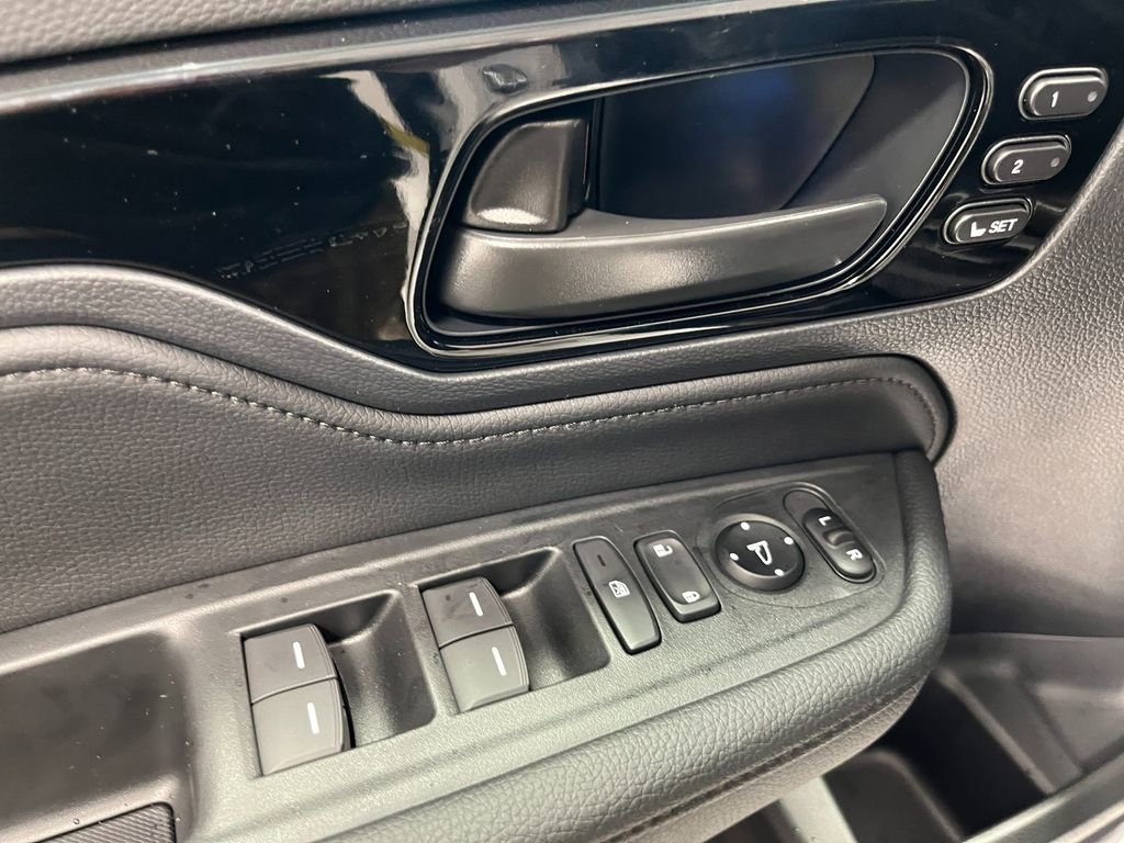 New 2026 Honda Odyssey Touring image 17
