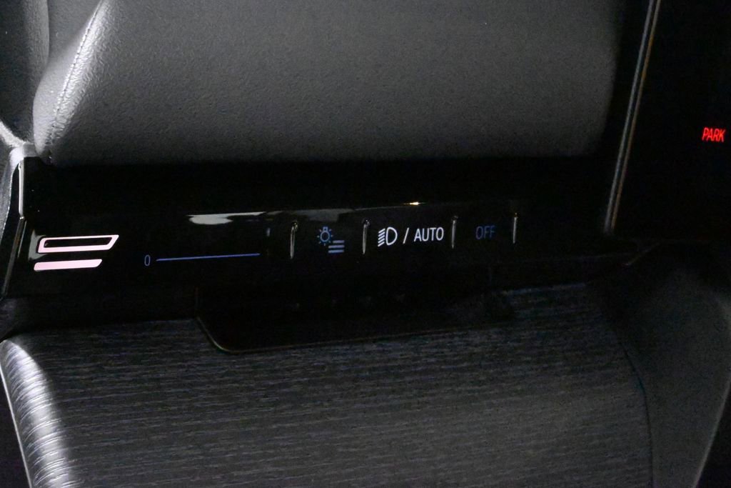 Used 2026 BMW 530i xDrive w/ Premium Package image 28