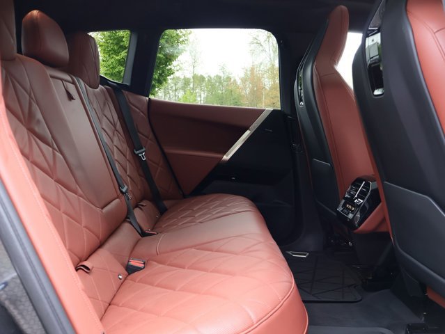 Used 2024 BMW iX xDrive50 w/ Premium Package image 28