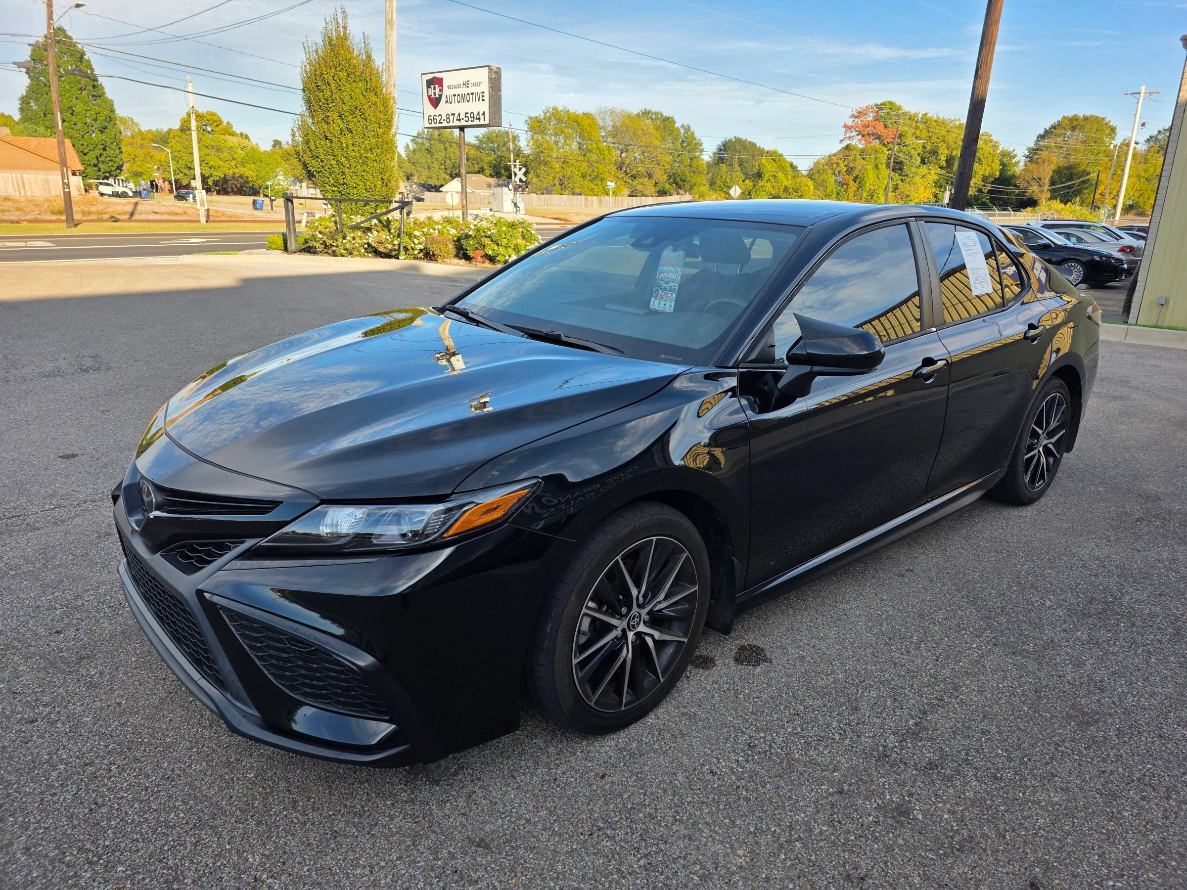 Used 2024 Toyota Camry SE FWD image 4