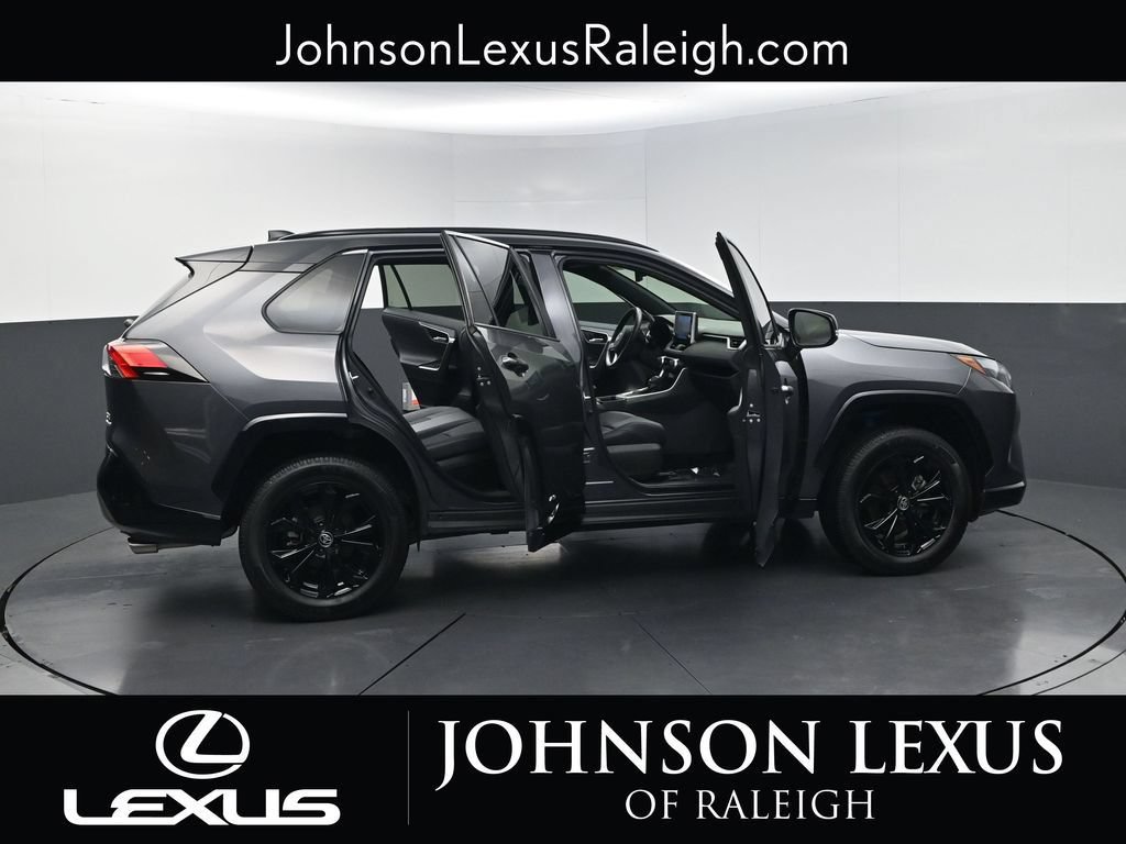 Used 2022 Toyota RAV4 XSE AWD/4WD image 32