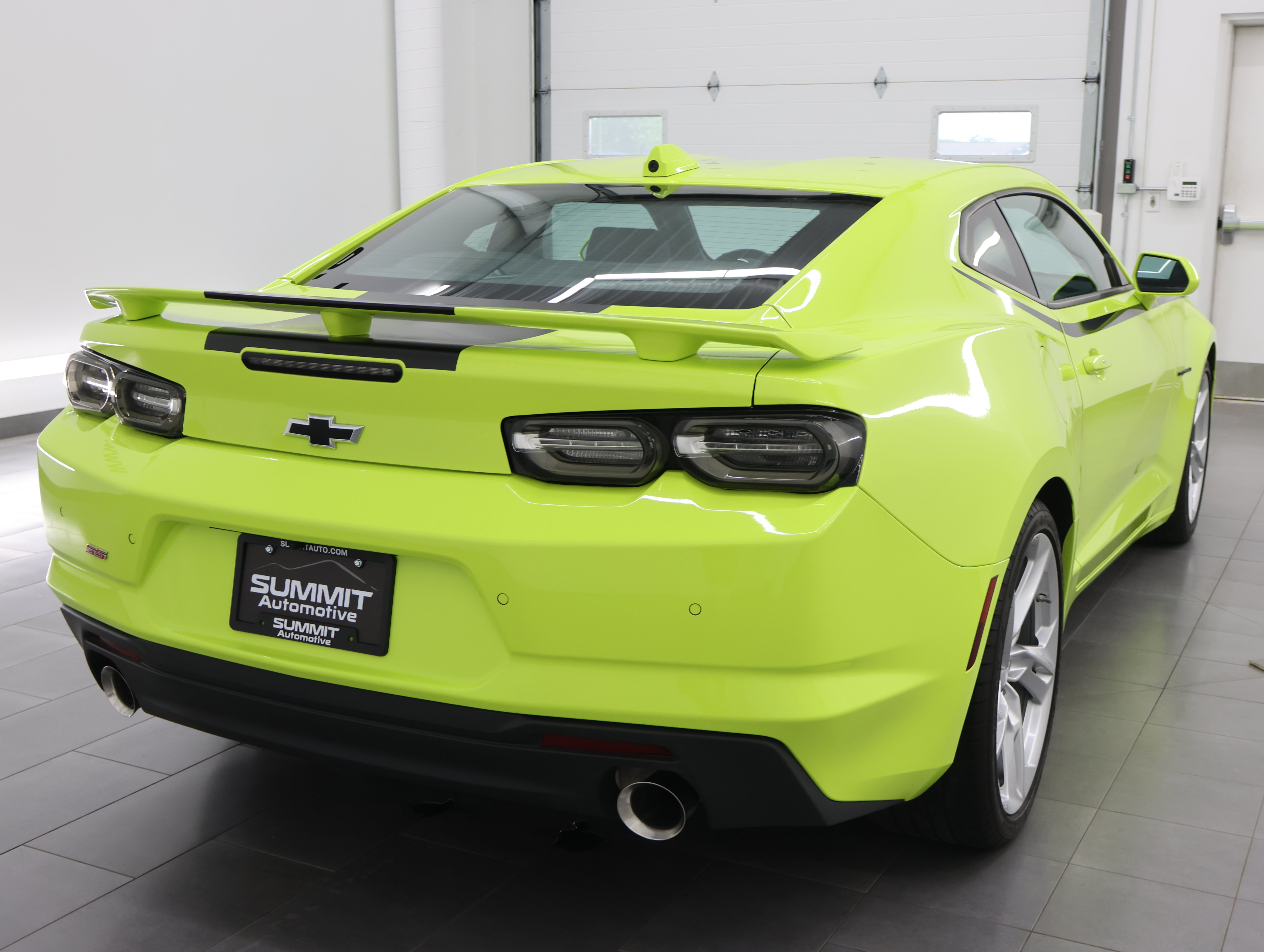 Used 2020 Chevrolet Camaro SS RWD image 4