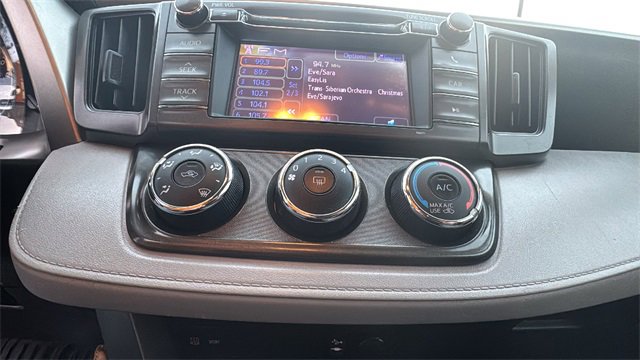 Used 2013 Toyota RAV4 LE image 17