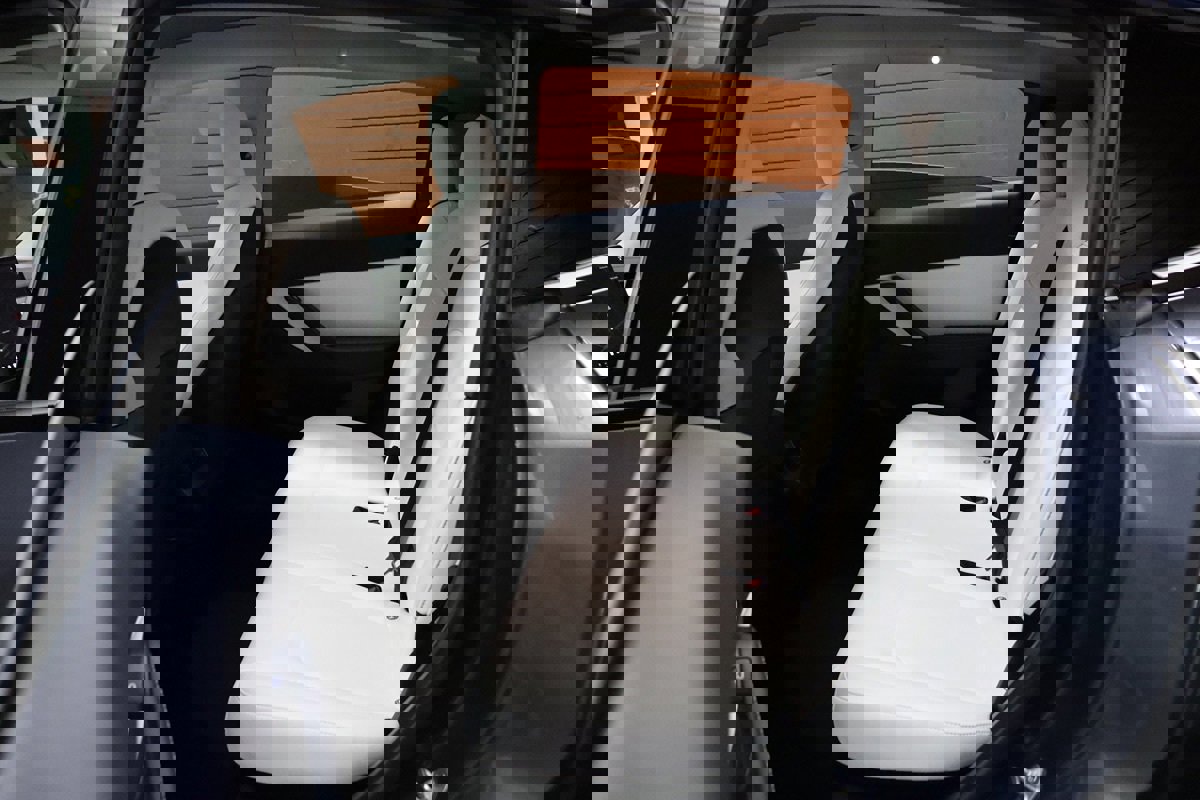 Used 2021 Tesla Model Y Long Range image 35