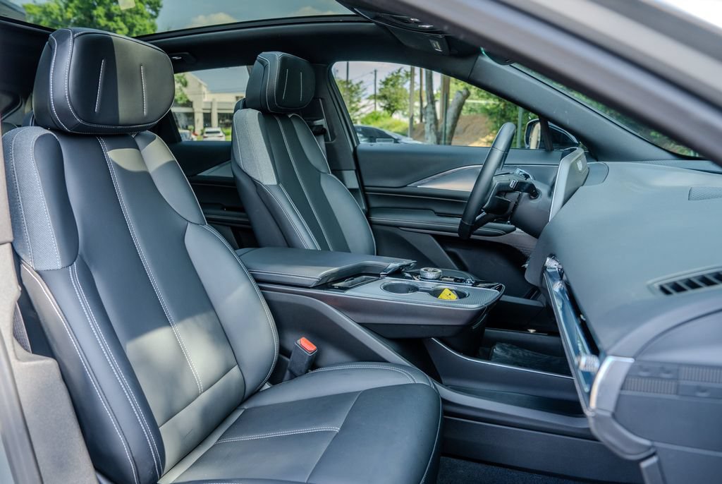 Used 2024 Cadillac Lyriq Tech RWD image 20
