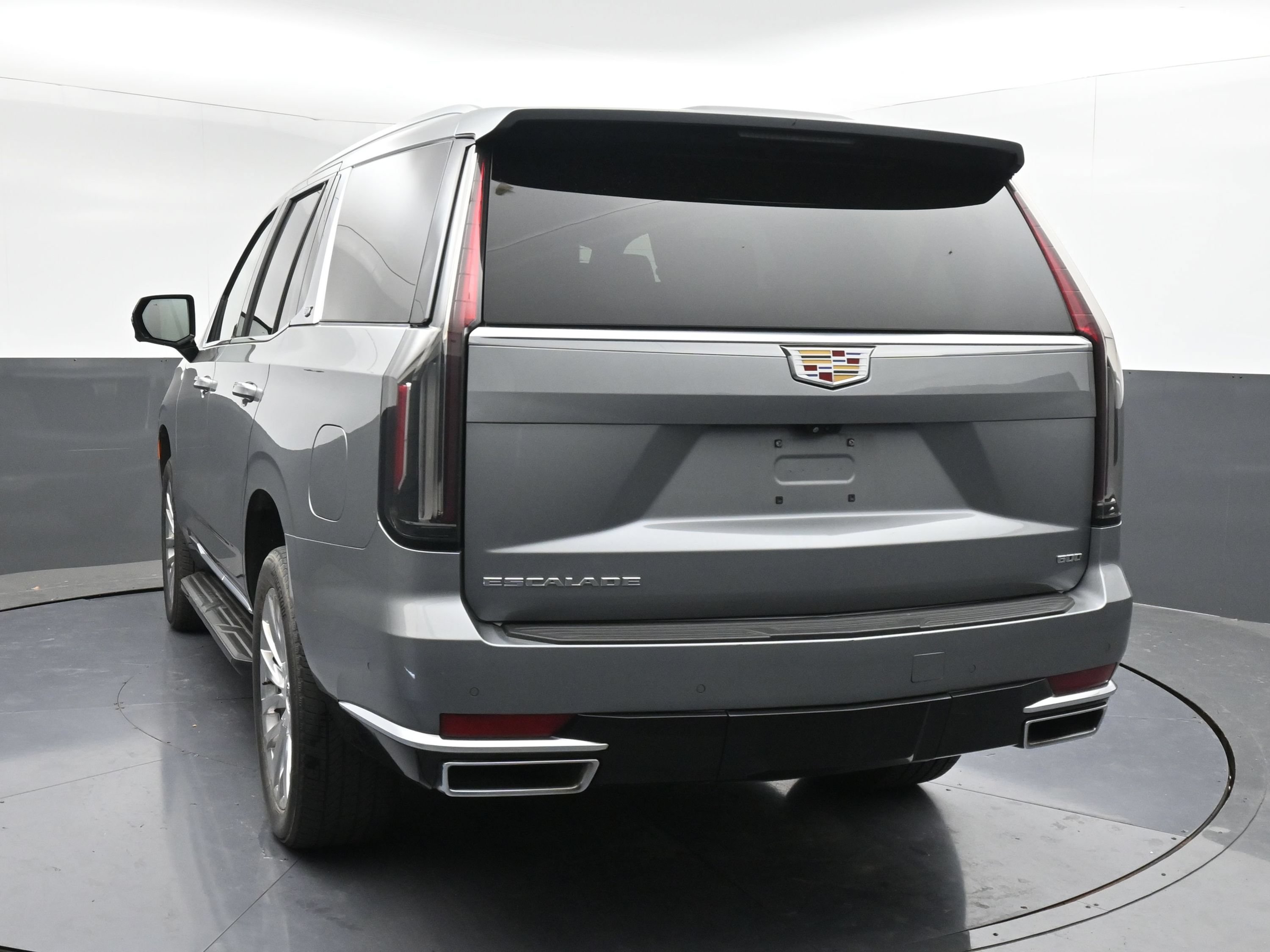 Used 2023 Cadillac Escalade Premium Luxury AWD/4WD image 7