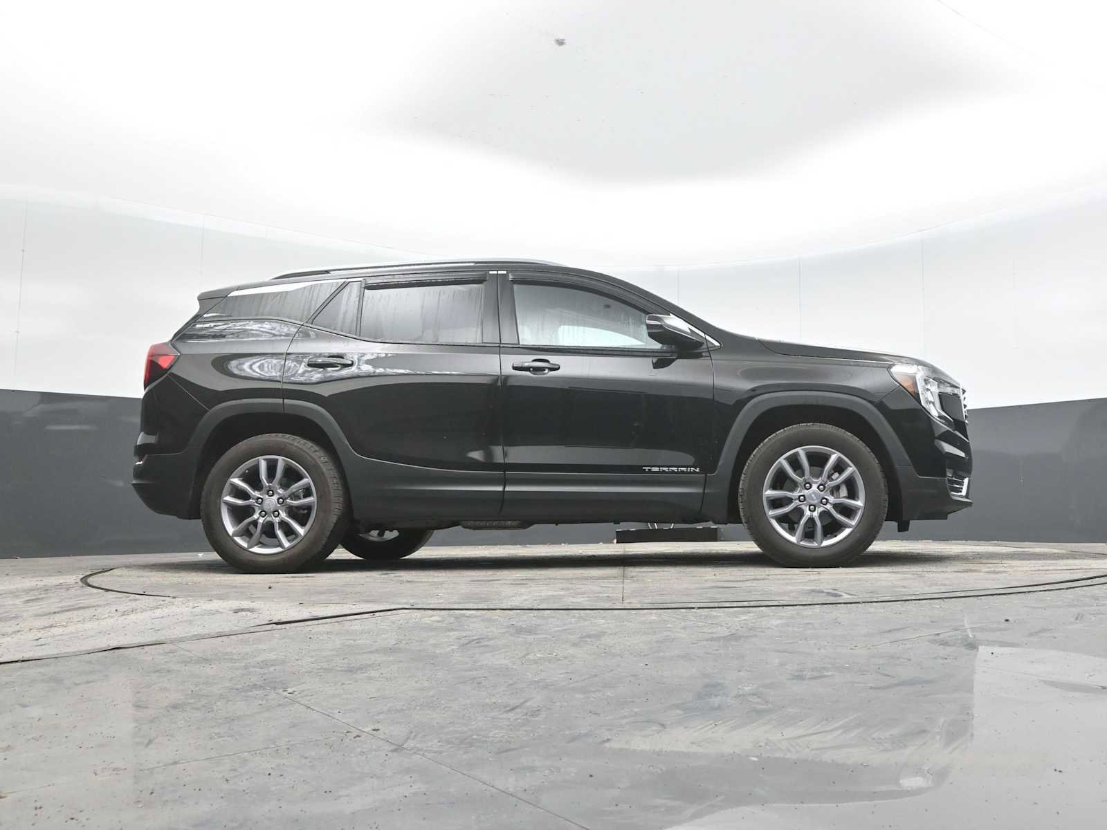 Used 2022 GMC Terrain SLT w/ Infotainment Package II image 28