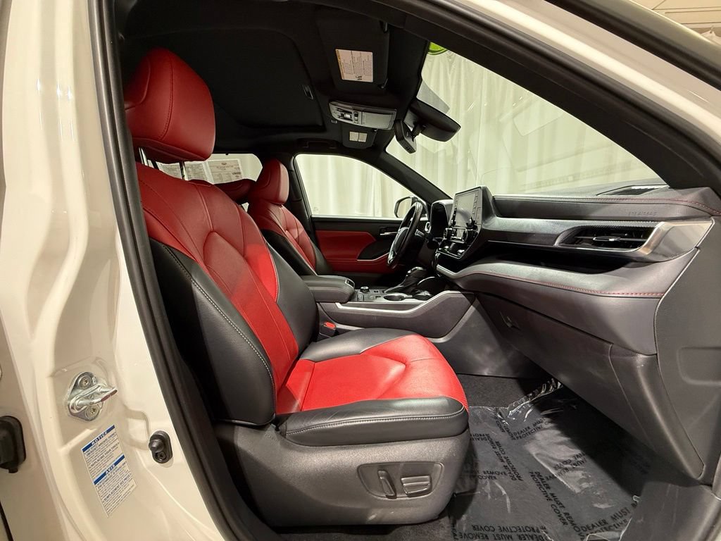 Certified 2021 Toyota Highlander XSE AWD/4WD image 12