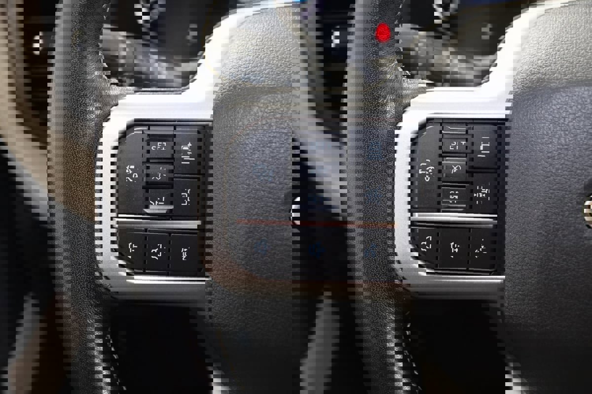 Used 2022 Ford Expedition Max Limited image 36