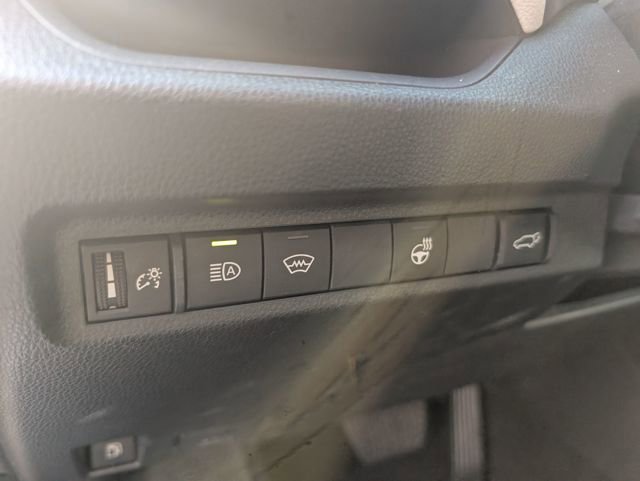 Used 2023 Toyota RAV4 XLE Premium image 16