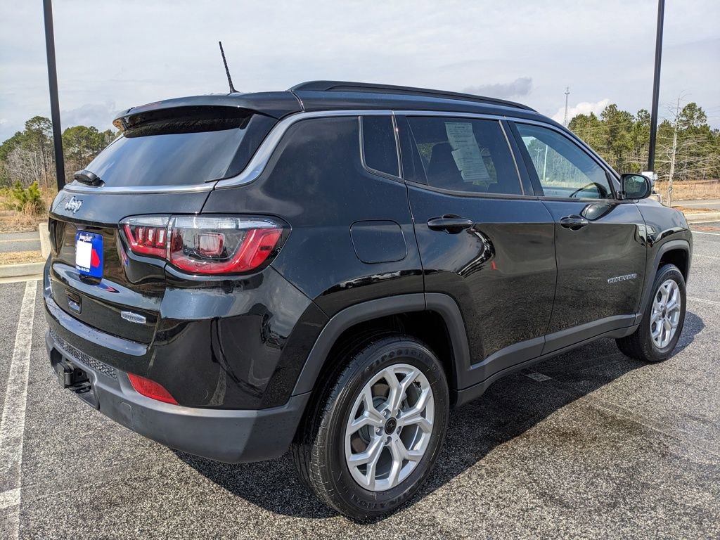 Certified 2025 Jeep Compass Latitude image 20