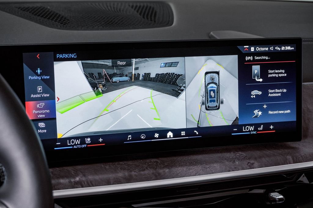 Used 2024 BMW X7 M60i w/ Executive Package image 23