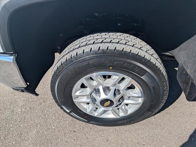 Used 2024 Chevrolet Silverado 2500 LT w/ Convenience Package AWD/4WD image 9