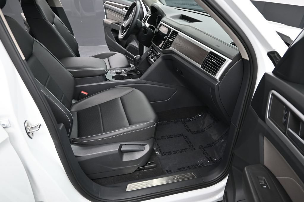 Used 2023 Volkswagen Atlas SE w/ Panoramic Sunroof Package AWD/4WD image 17