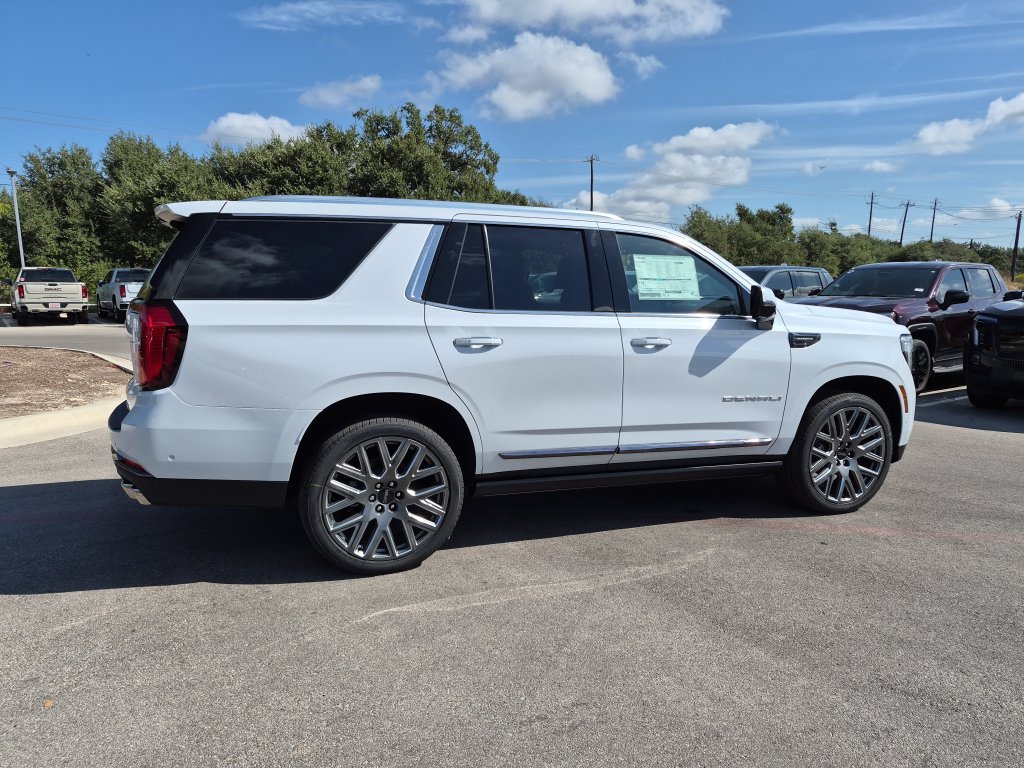 New 2026 GMC Yukon Denali Ultimate w/ LPO, Floor Liner Package AWD/4WD image 10