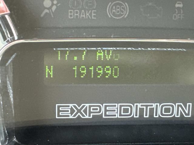 Used 2014 Ford Expedition XLT w/ Equipment Group 202A RWD image 28