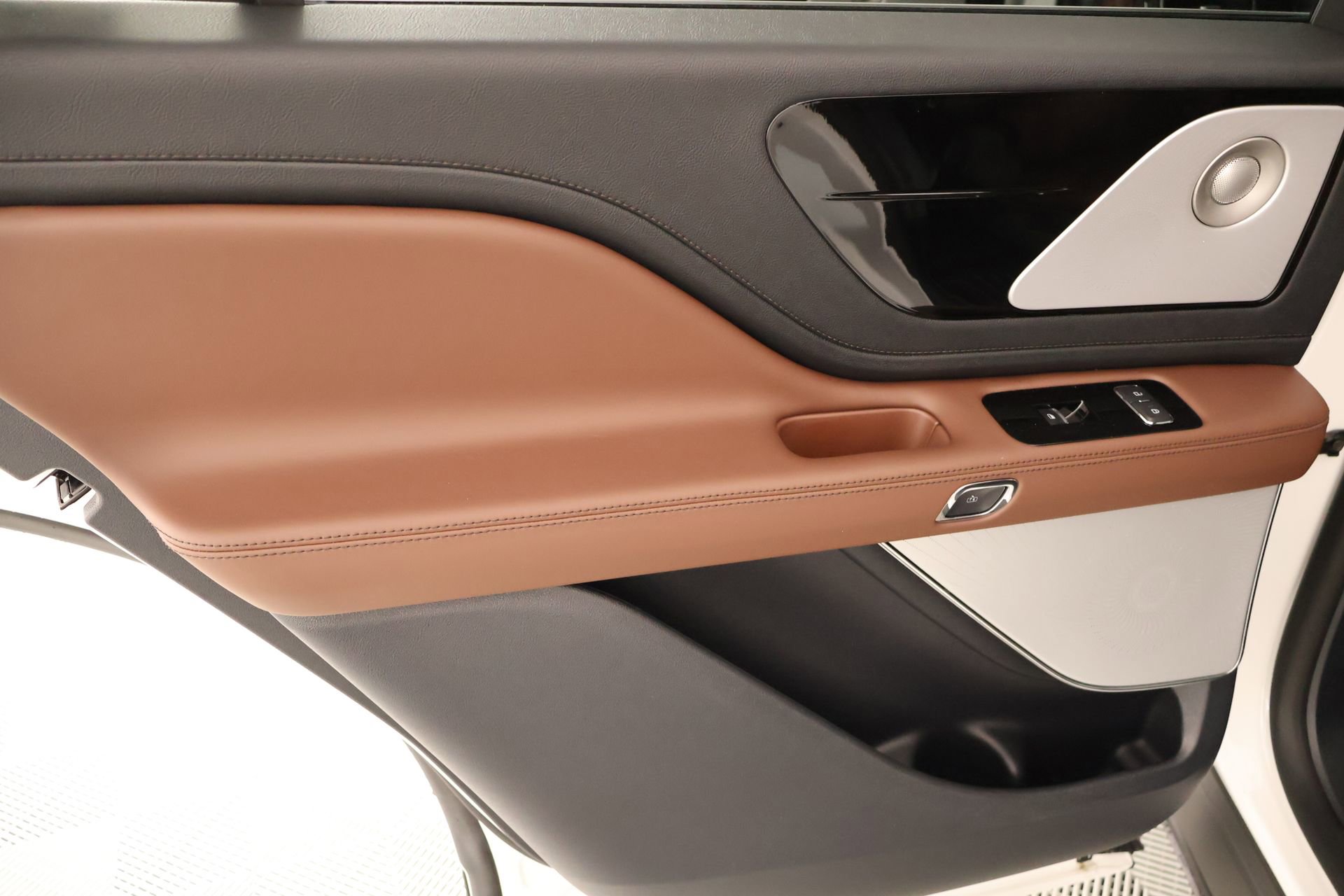 New 2026 Lincoln Aviator Reserve AWD/4WD image 18