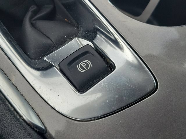 Used 2025 Chevrolet Malibu LT FWD image 30