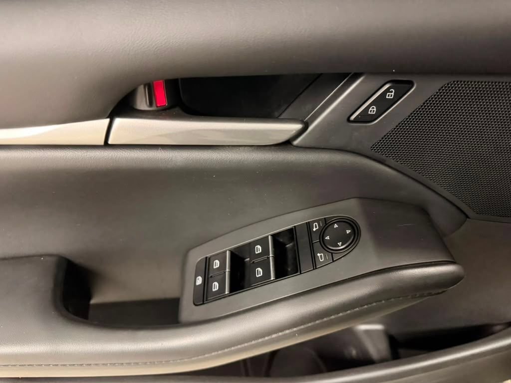 Used 2022 MAZDA MAZDA3 s FWD image 22
