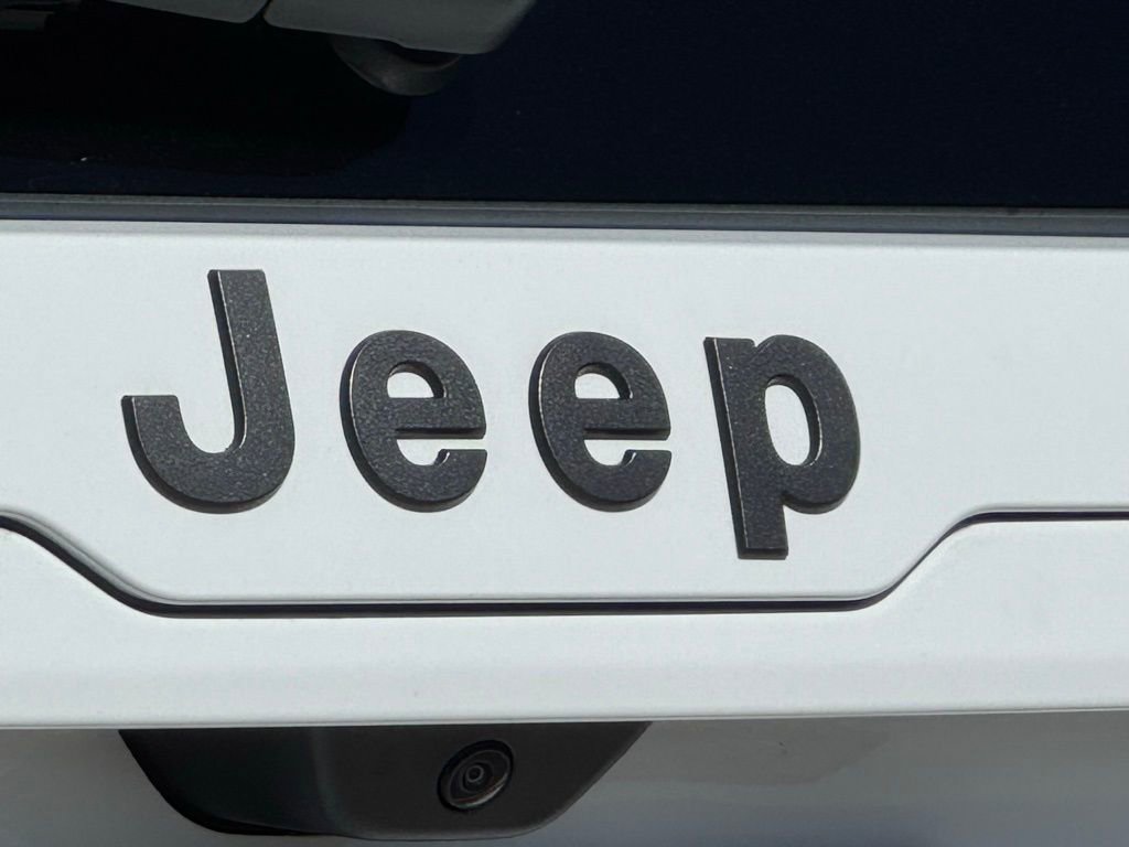 New 2026 Jeep Cherokee Laredo image 11