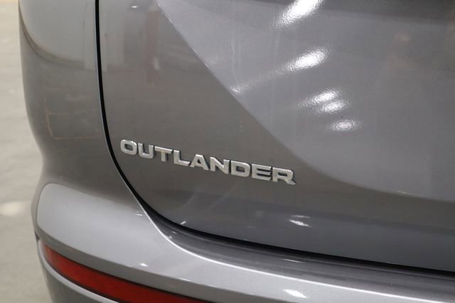 Used 2022 Mitsubishi Outlander SE AWD/4WD image 43
