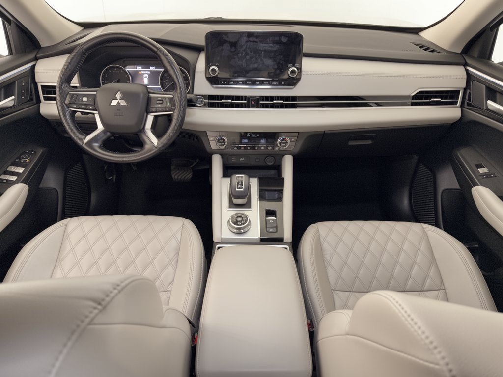 Used 2022 Mitsubishi Outlander SEL AWD/4WD image 17