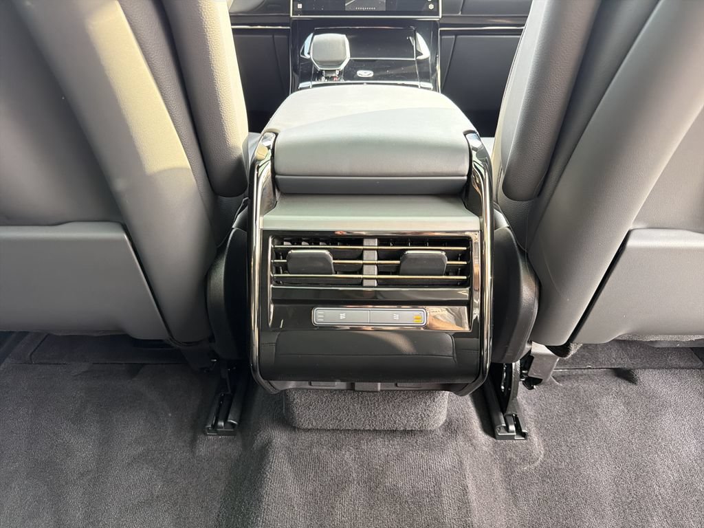 Used 2025 Land Rover Range Rover Sport AWD/4WD image 19