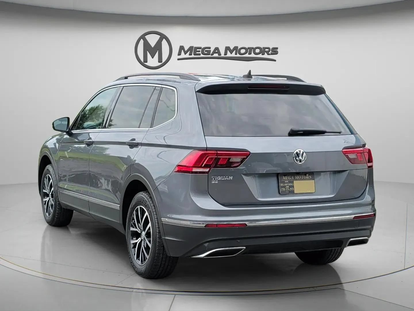 Used 2021 Volkswagen Tiguan SE FWD image 5