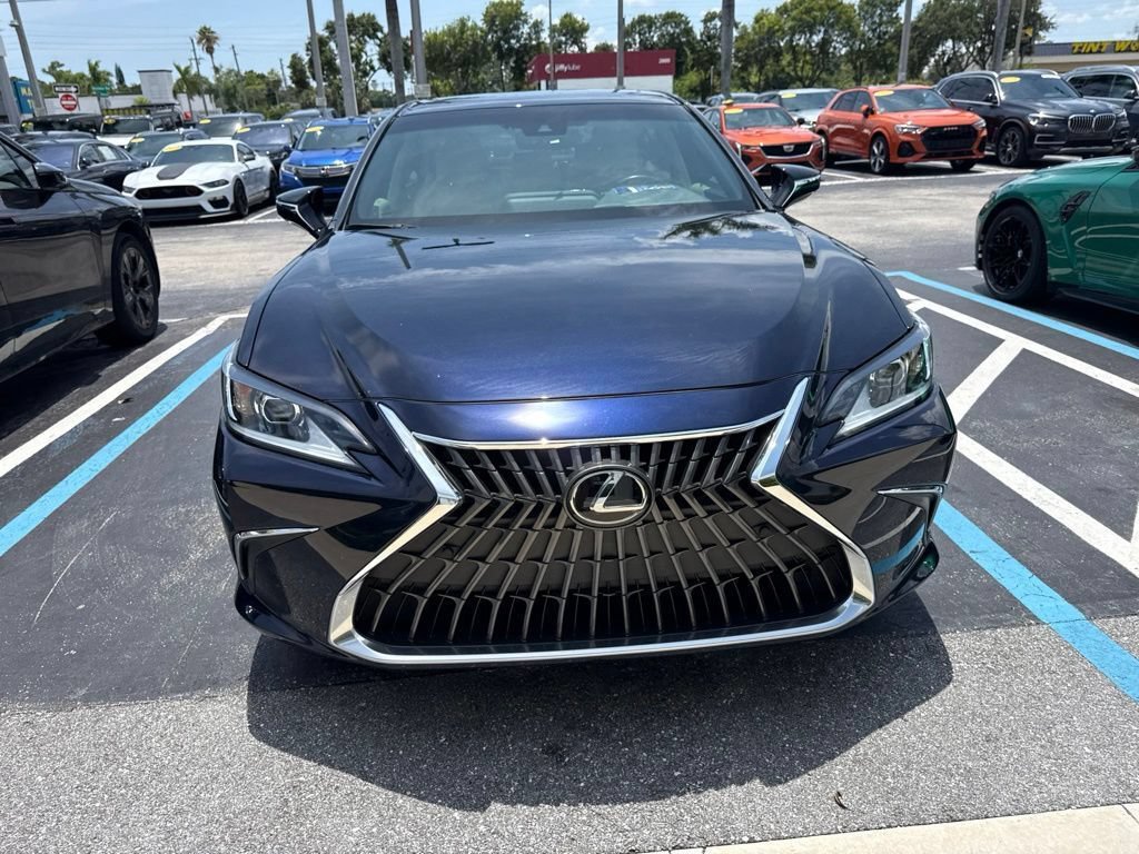 Used 2025 Lexus ES 350 w/ Premium Package FWD image 3